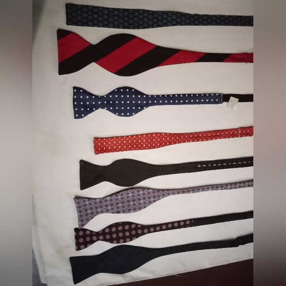 BOWTIE AUTHENTIC VINTAGE 💯 SILK - Picture 8 of 9